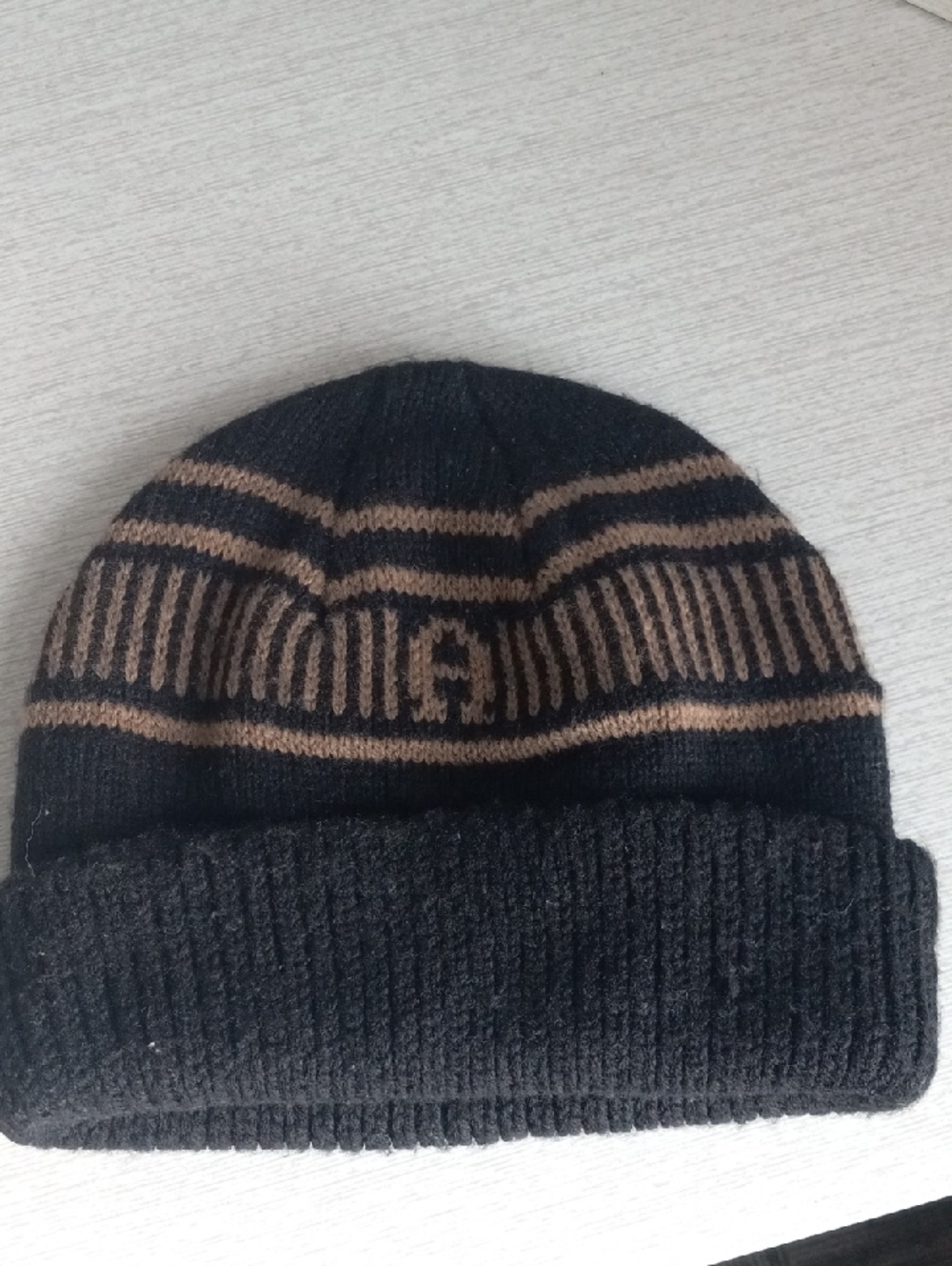 Etienne Aigner Vintage Black and Brown Knit Beanie